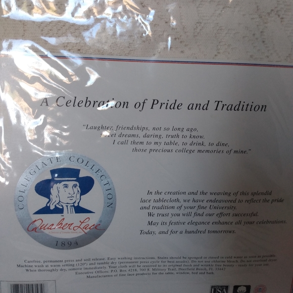 NWOT Quaker Collegiate Indiana University tablecloth - Picture 8 of 11
